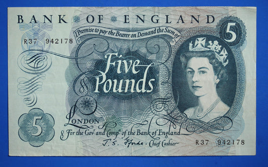 1967 Bank of England Five pound 5 pound, Hollom "R37" banknote  [04/26 34955]