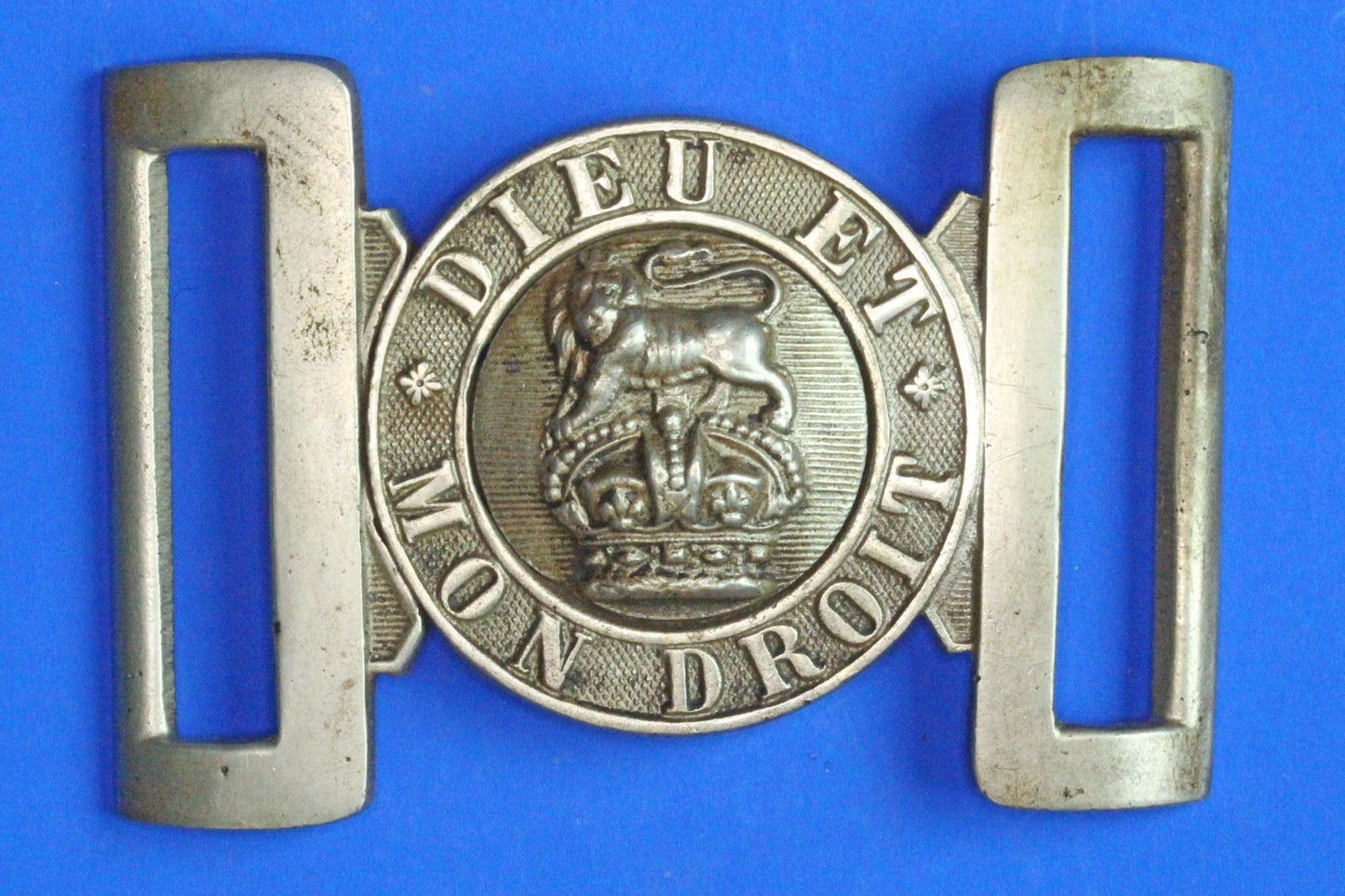 British Army Militaria - WW2 British Army belt buckle "Dieu et mon droit"   [04/26 35060]