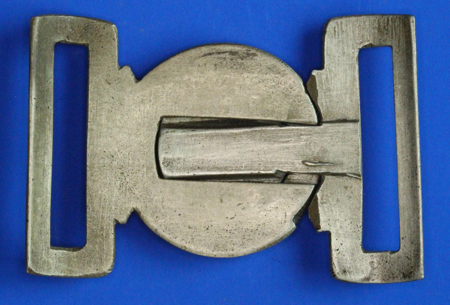 British Army Militaria - WW2 British Army belt buckle "Dieu et mon droit"   [04/26 35060]
