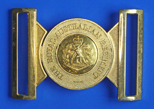 Army Vintage Military - The Royal Australian Regiment belt buckle, Queen's Crown  [04/26 35054]