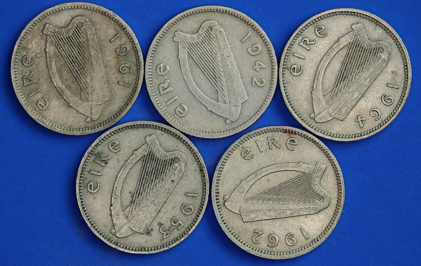 GENUINE 5 Irish Threepences 3d Ireland EIRE, Irish Hare coins, various dates [05/26 35126]