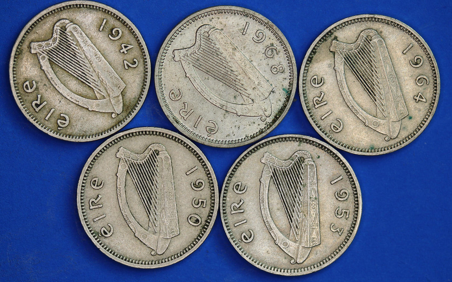 GENUINE 5 Irish Threepences 3d Ireland EIRE, Irish Hare coins, various dates [05/26 35129]