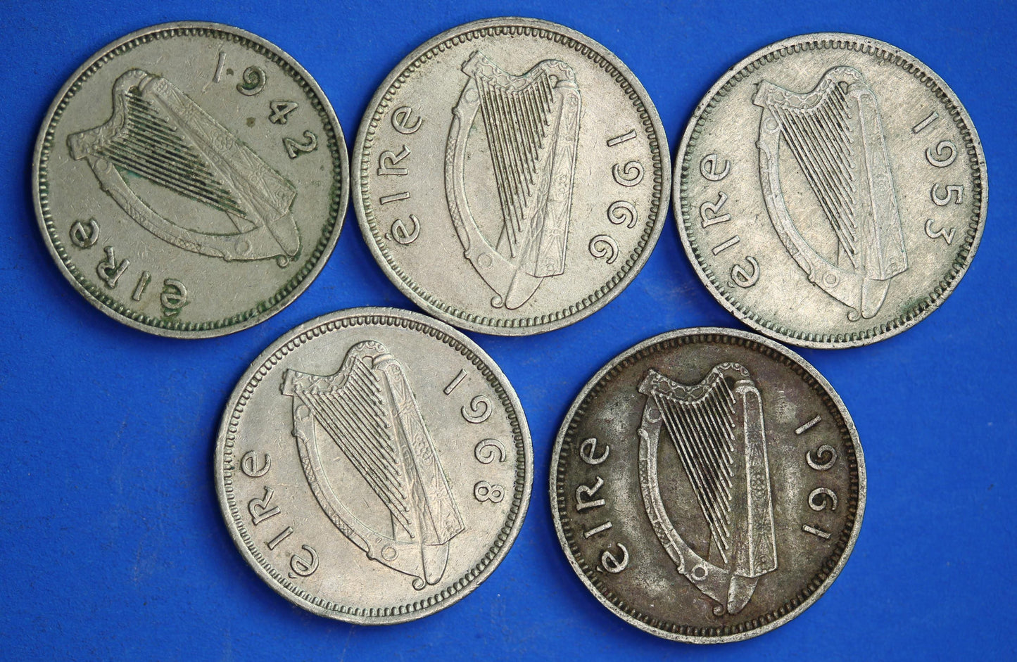 GENUINE 5 Irish Threepences 3d Ireland EIRE, Irish Hare coins, various dates [05/26 35132]