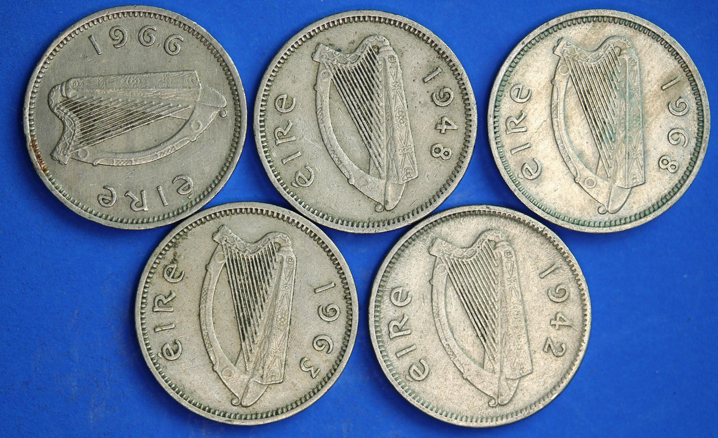 GENUINE 5 Irish Threepences 3d Ireland EIRE, Irish Hare coins, various dates [05/26 35133]