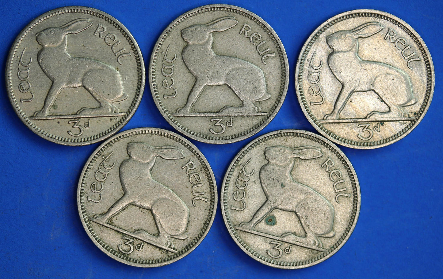 GENUINE 5 Irish Threepences 3d Ireland EIRE, Irish Hare coins, various dates [05/26 35133]