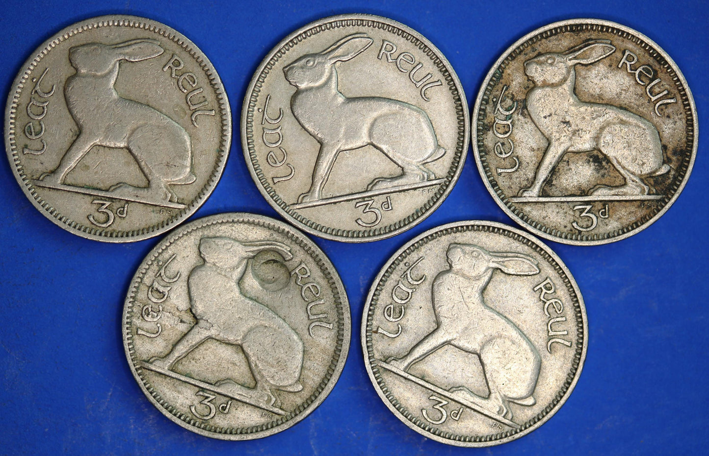 GENUINE 5 Irish Threepences 3d Ireland EIRE, Irish Hare coins, various dates [05/26 35135]