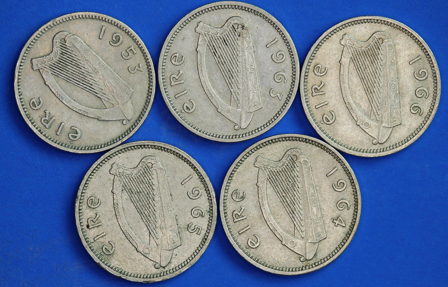 GENUINE 5 Irish Threepences 3d Ireland EIRE, Irish Hare coins, various dates [05/26 35127]