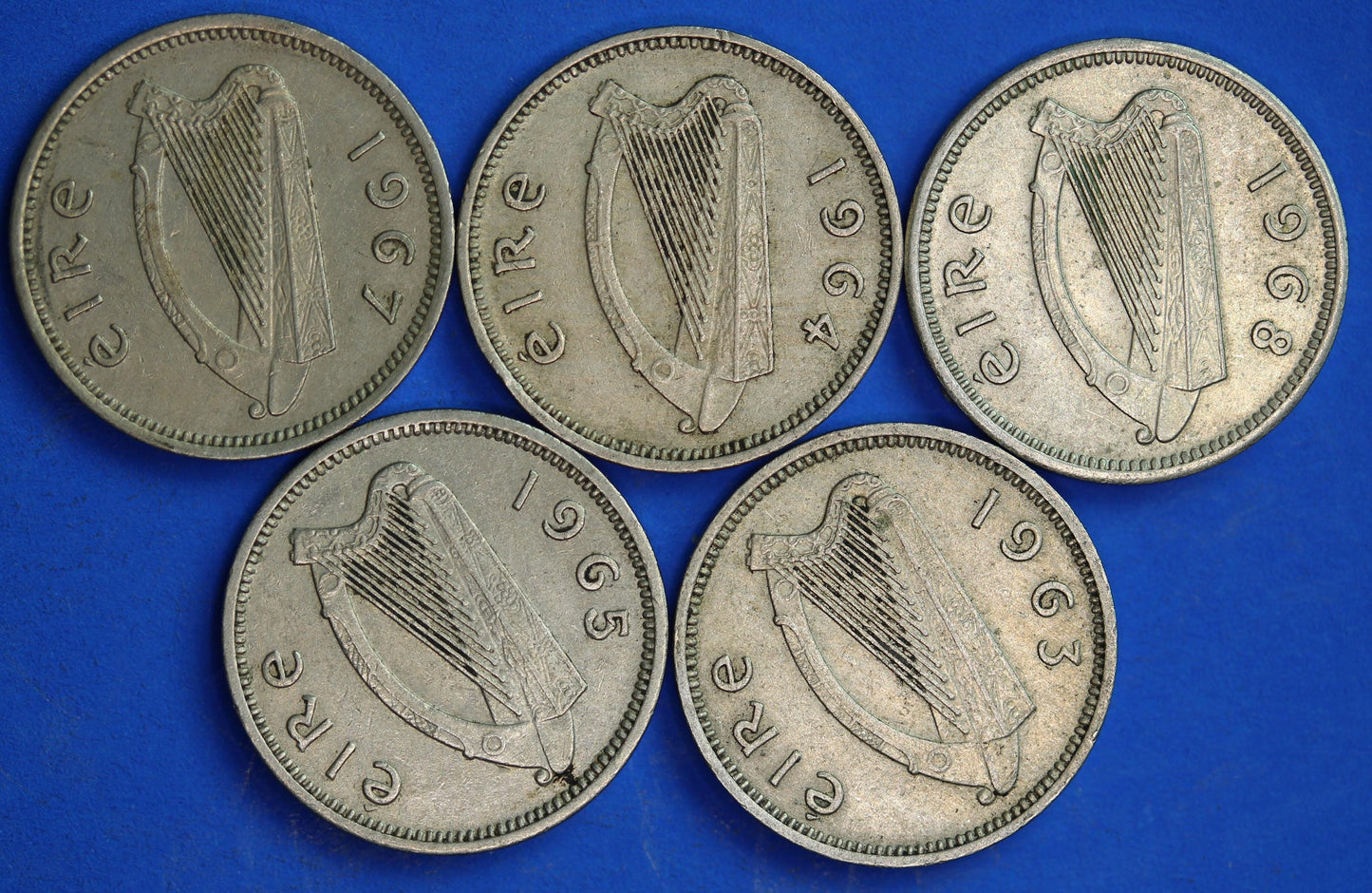 GENUINE 5 Irish Threepences 3d Ireland EIRE, Irish Hare coins, various dates [05/26 35134]