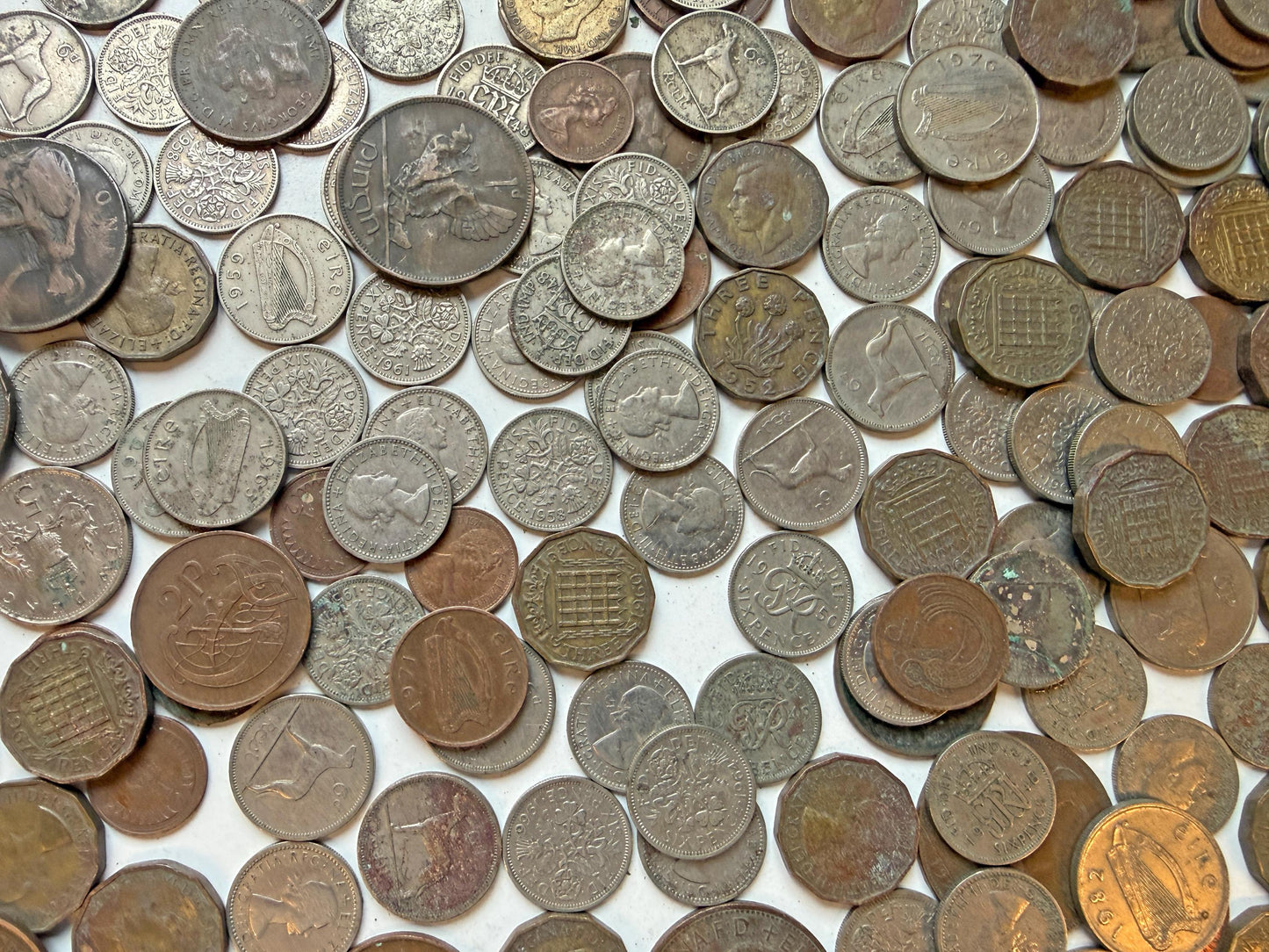Starter Collection, 1560g Vintage English & Irish coins  [07/26 35403]