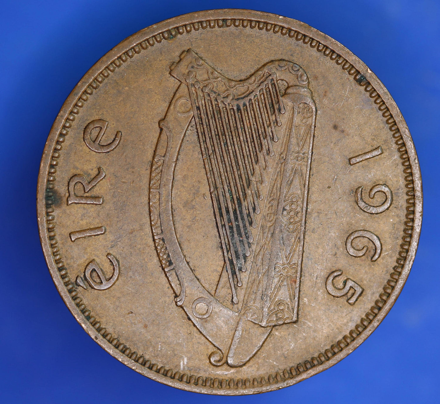 GENUINE 1965 Irish Halfpenny EIRE Ireland coin, Sow & Piglets [07/26 35280]