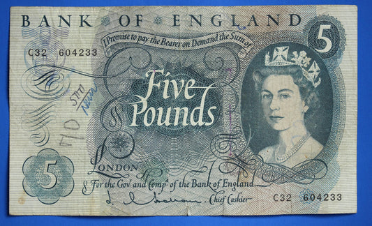 1963 Bank of England Five 5 pounds, Hollom Prefix C32 banknote  [07/26 35479]