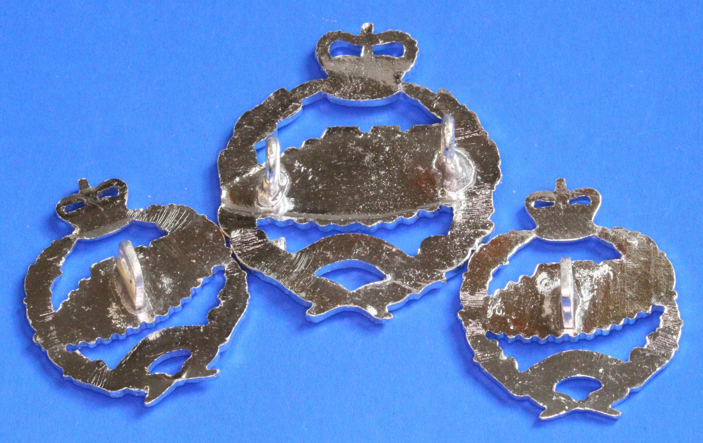 British Army Militaria - Royal Tank Regiment, Cap and Collar badges    [07/26 35523]