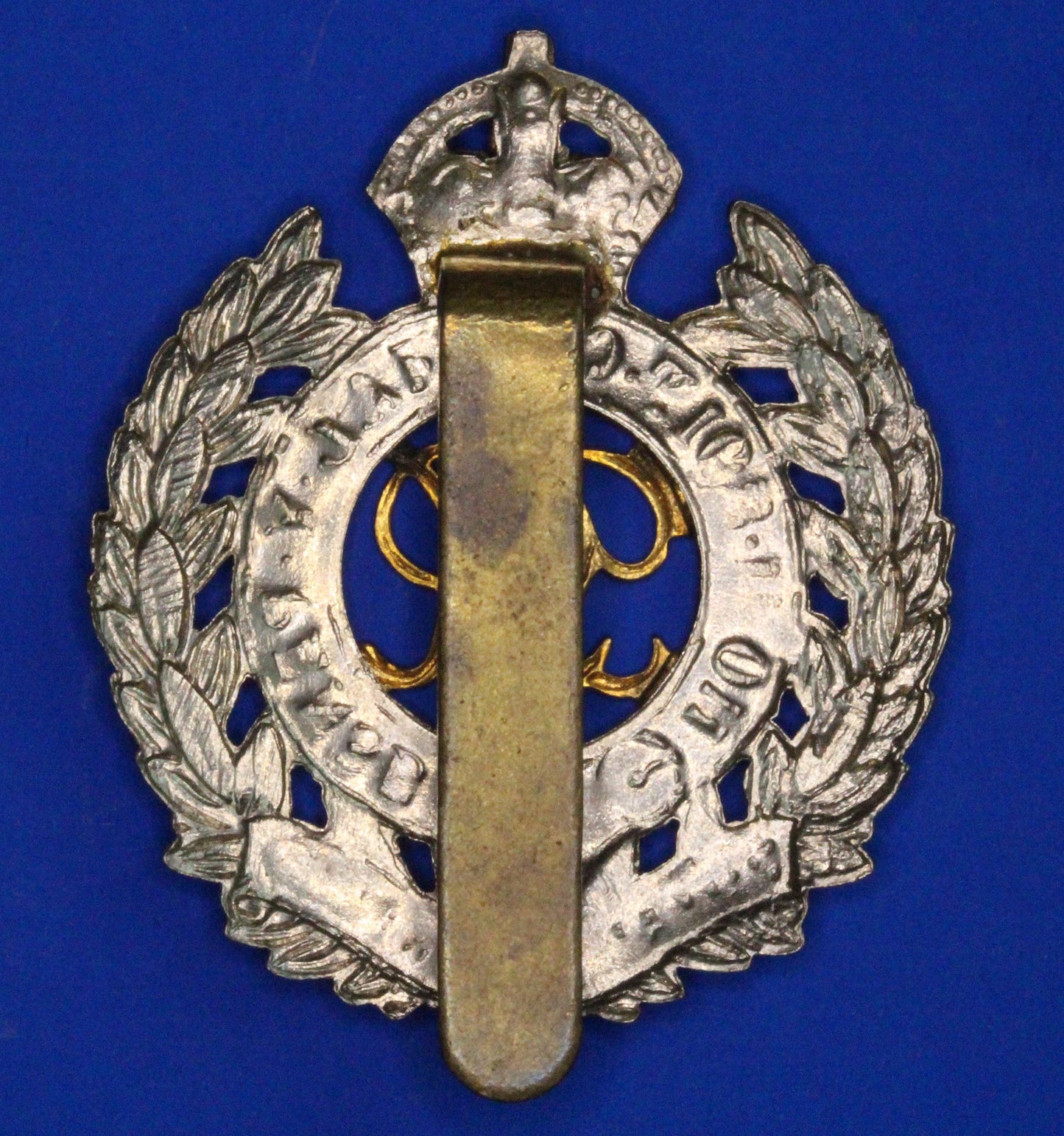 British Militaria - WW2 Royal Engineers Corps (George VI) Officers' metal Cap Badge    [08/26 35629]