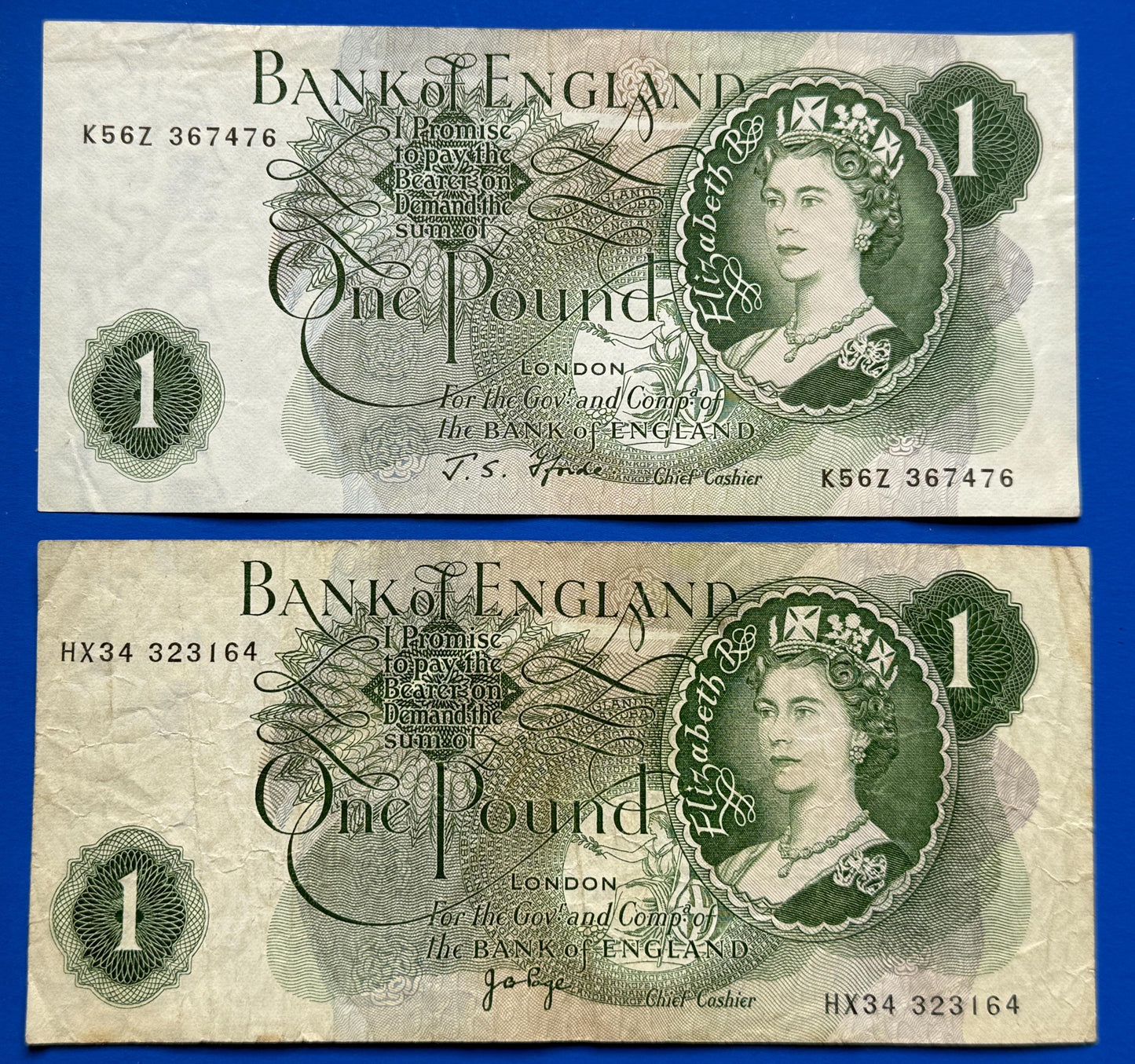 2x Bank of England One pound, Fforde "K56Z", Page Elizabeth II banknotes [08/26 35688]