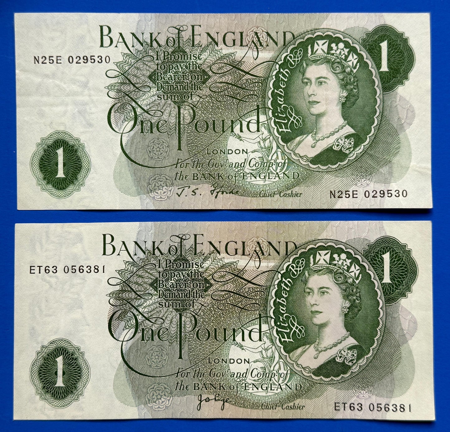 2x Bank of England One pound, Page, Fforde, Elizabeth II banknotes [08/26 35694]