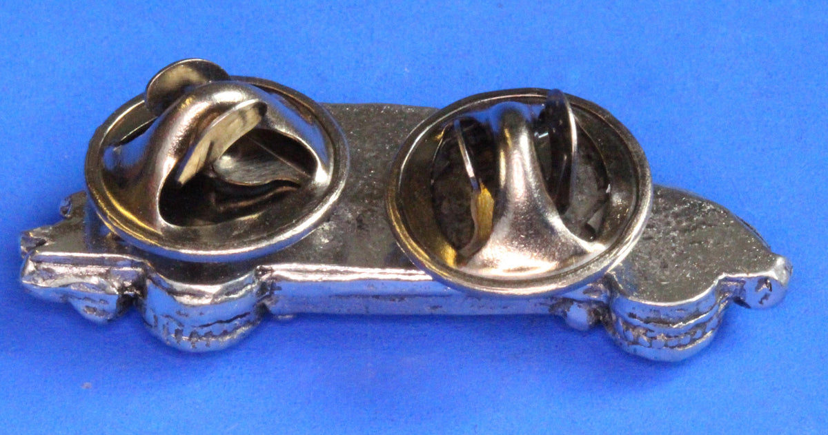 Classic Car Volkswagen (VW) Beetle Pin Badge, 35mm, supplied on a pin with clasps [PP T07]