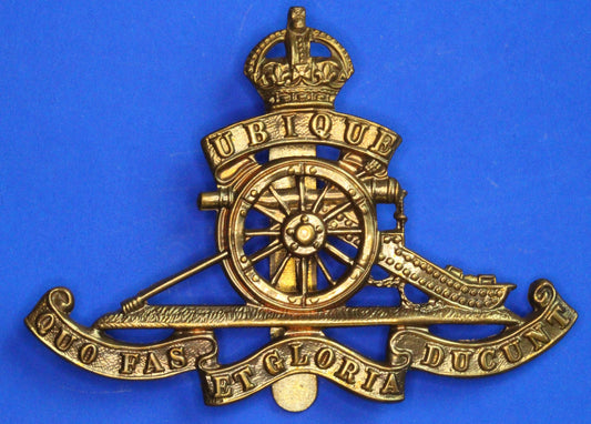 British Army Militaria - WW1 WW2 Royal Artillery Brass Cap Badge     [10/26 35647]