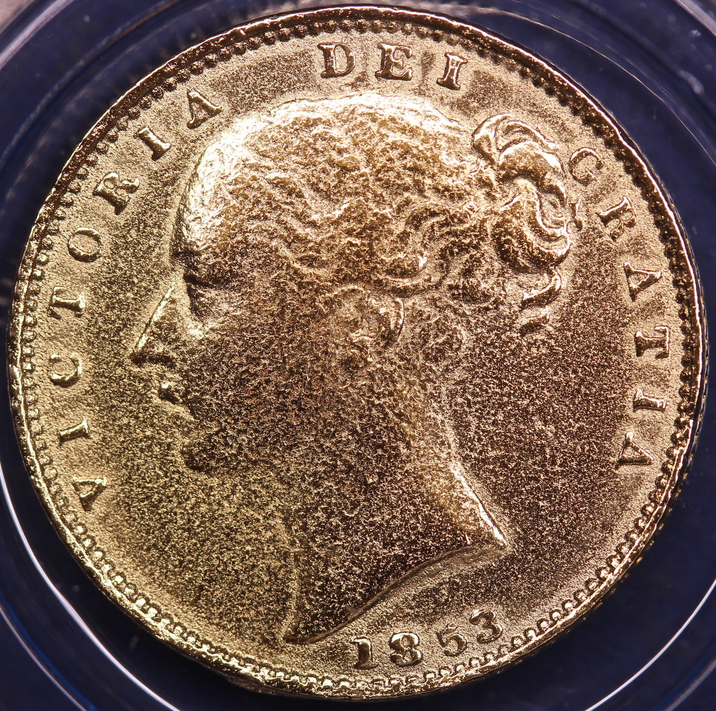 1853 REPRODUCTION Victoria gold plated Sovereign in information folder [VGSCP]