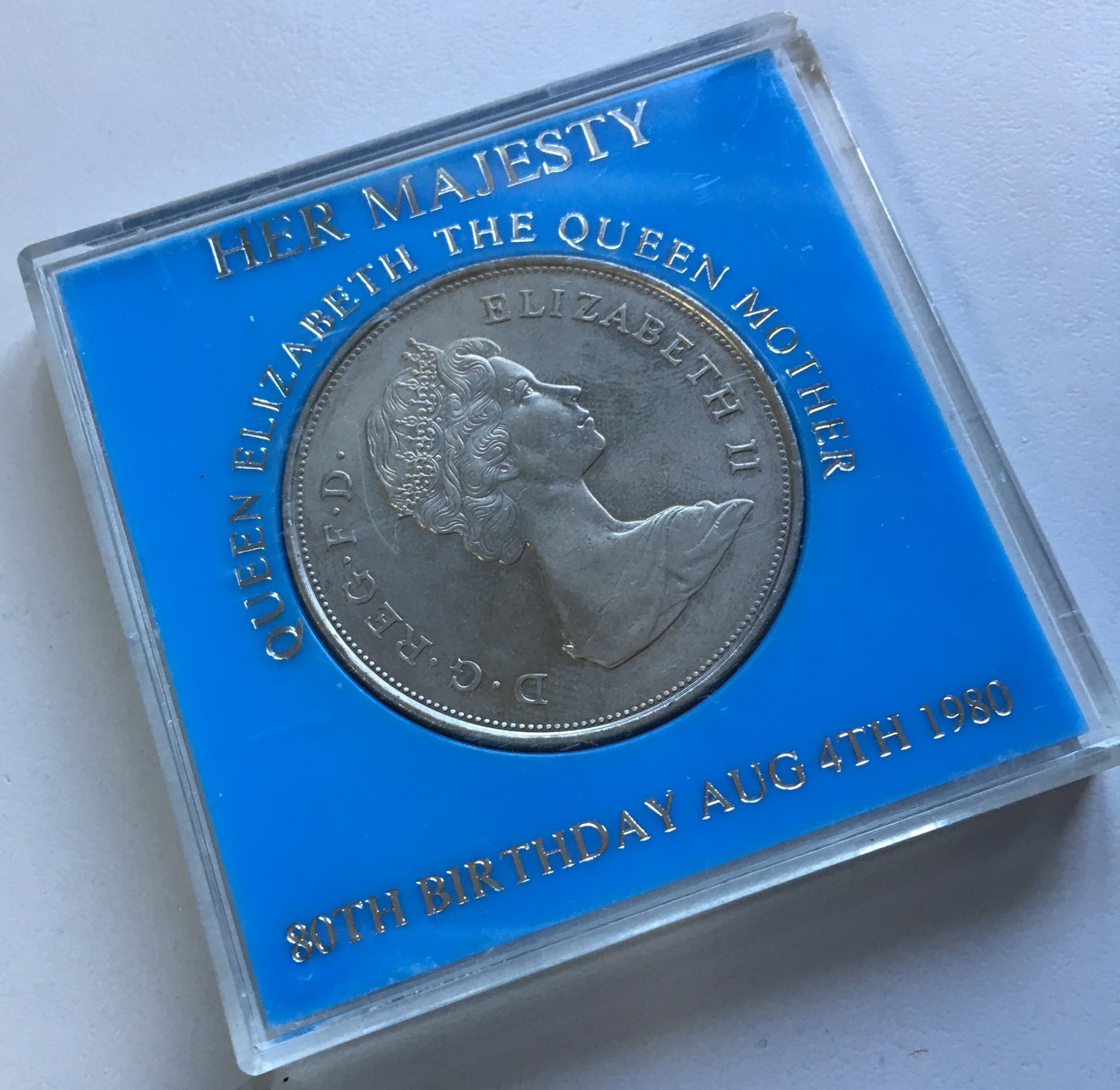 GENUINE 1980 Queen Mother 80th birthday Crown (cased) Elizabeth II QEII nice coin *[MOTH80]