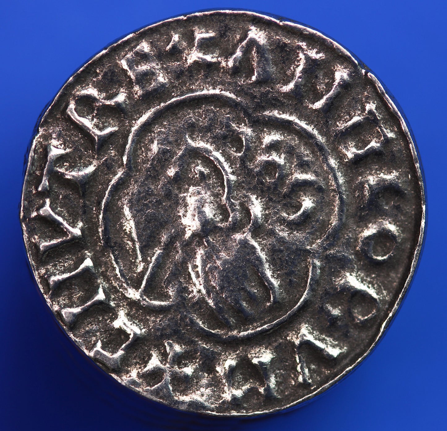 REPRODUCTION Viking coin, Cnut penny, 1035AD. 17mm  [CPCOIN]