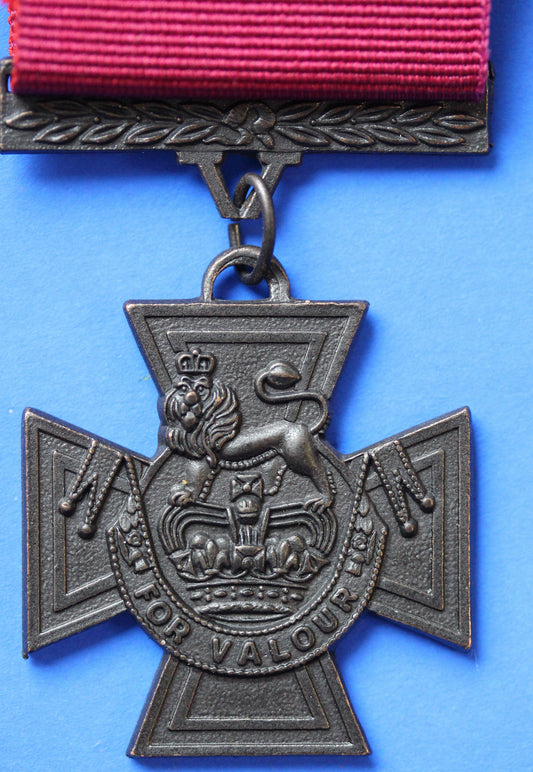 REPRODUCTION British Victoria Cross Full Size Medal For Valour 'in the face of the enemy' *[VC]