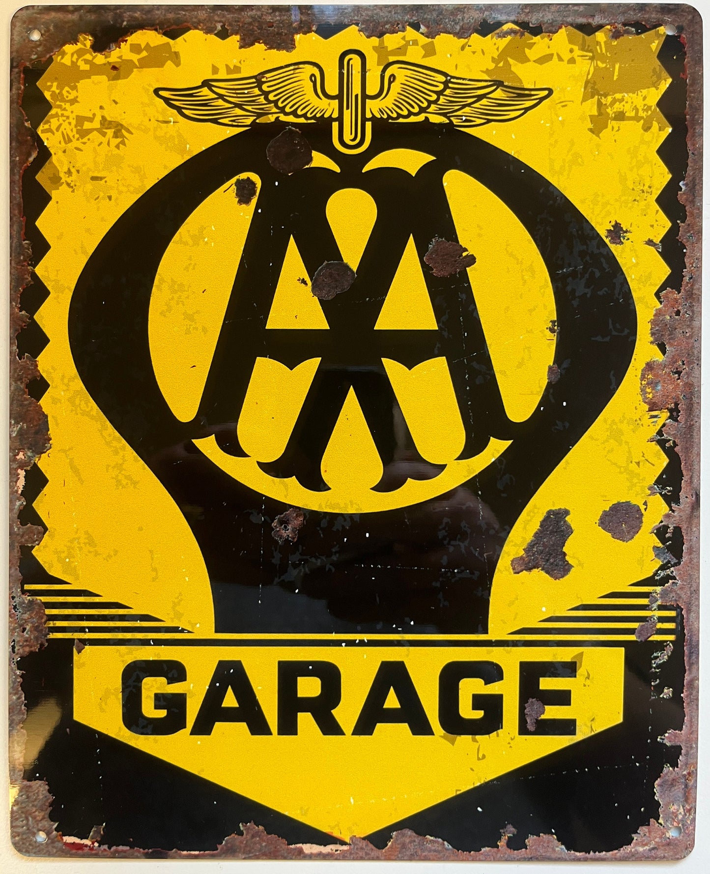 Reproduction Metal Vintage Style Wall Sign - Automobile Association AA Approved Garage, 10x8 inch [AAGAR]